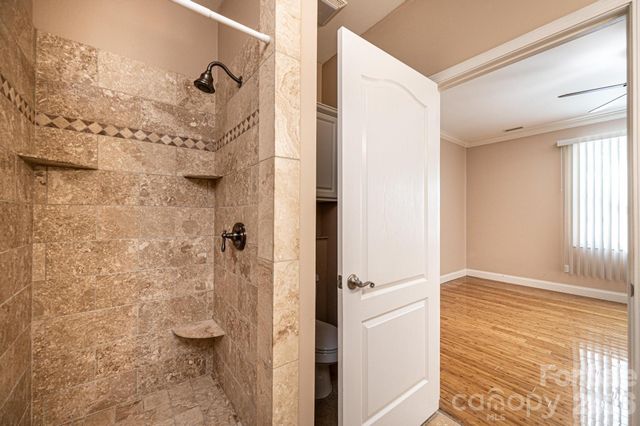 1825 Plaza Drive, Hickory, NC 28602