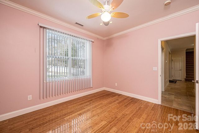 1825 Plaza Drive, Hickory, NC 28602