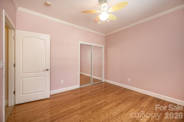 1825 Plaza Drive, Hickory, NC 28602