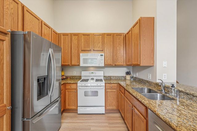 2259 Saint Johns Place, Woodbury, MN 55129