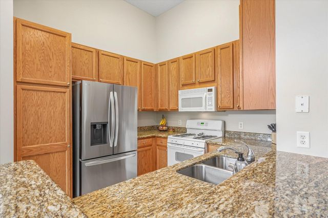 2259 Saint Johns Place, Woodbury, MN 55129