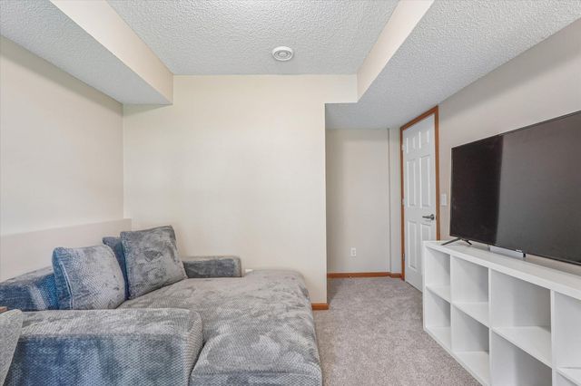 2259 Saint Johns Place, Woodbury, MN 55129