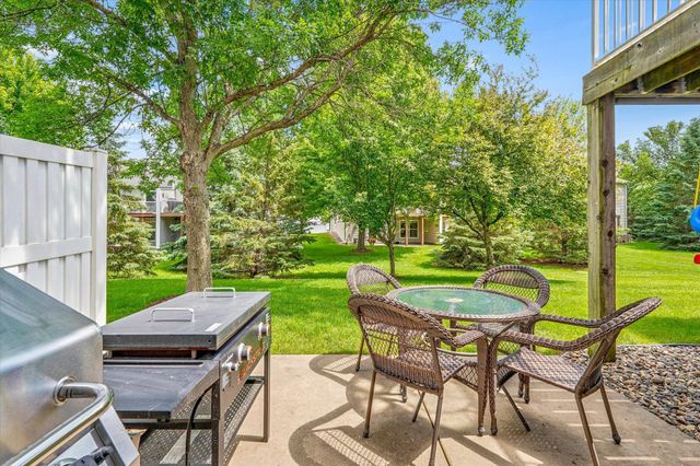 2259 Saint Johns Place, Woodbury, MN 55129