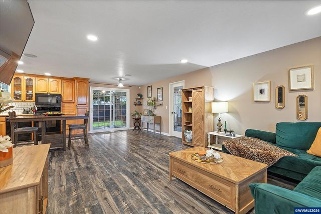 4637 SUNFLOWER Wy NE, Salem, OR 97305