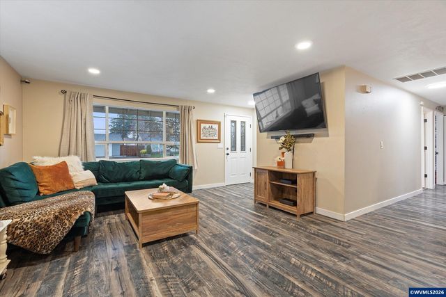 4637 SUNFLOWER Wy NE, Salem, OR 97305