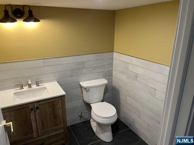 161 Franklin Street 1 st, Elmwood Park, NJ 07407