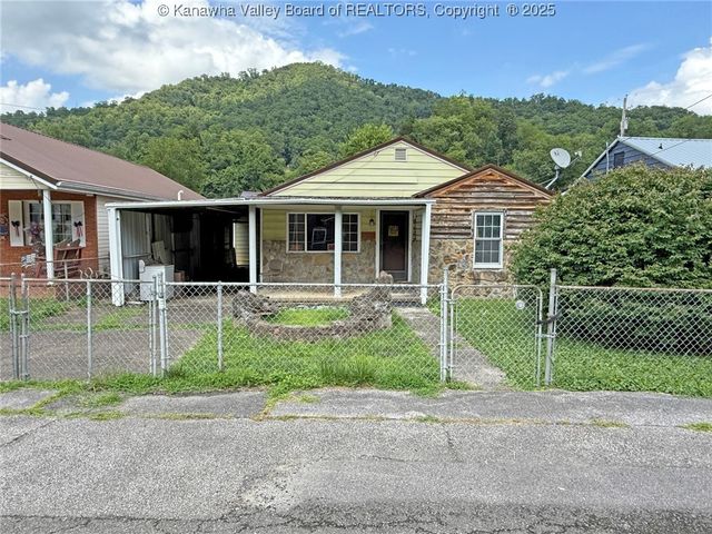 217 McConnell Road, Stollings, WV 25646
