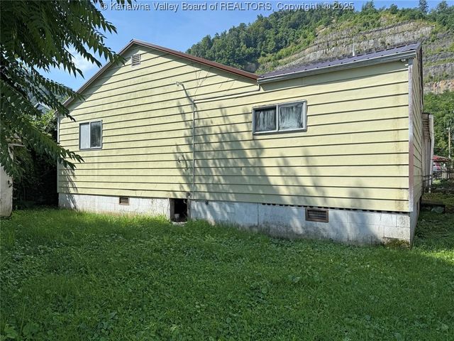 217 McConnell Road, Stollings, WV 25646