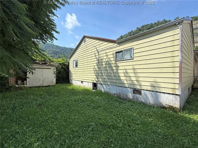 217 McConnell Road, Stollings, WV 25646