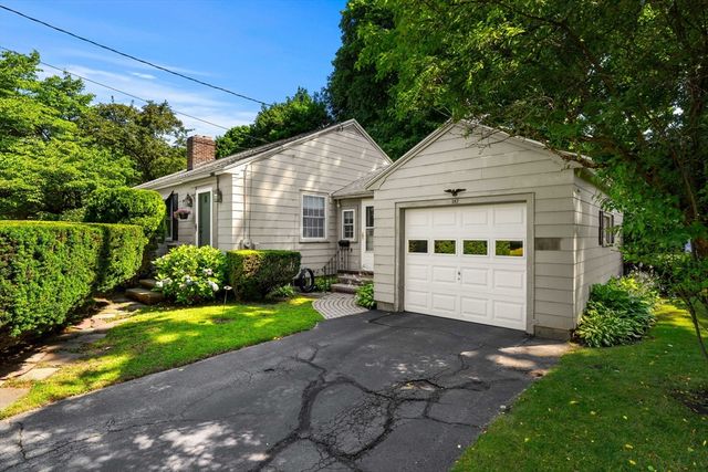 187 Havilah St, Lowell, MA 01852