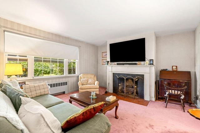 187 Havilah St, Lowell, MA 01852