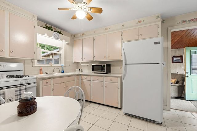 187 Havilah St, Lowell, MA 01852