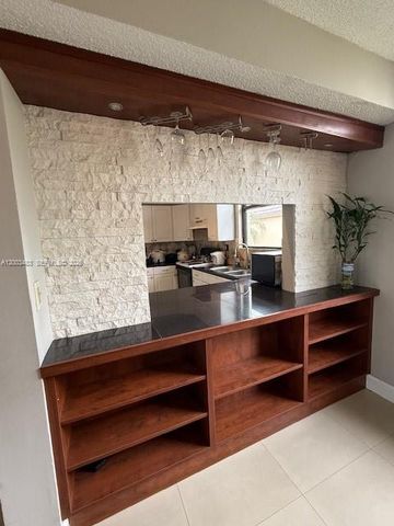 8429 Forest Hills Dr 301, Coral Springs, FL 33065