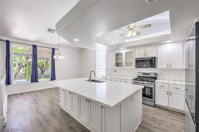 8700 Autumn Valley Avenue, Las Vegas, NV 89129