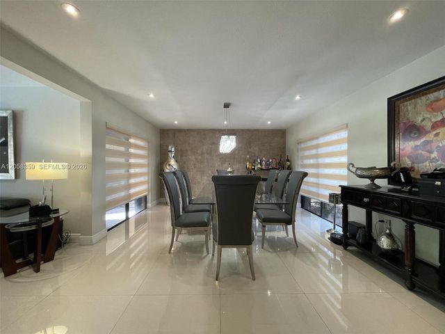 1066 NE 202nd Ln, Miami, FL 33179