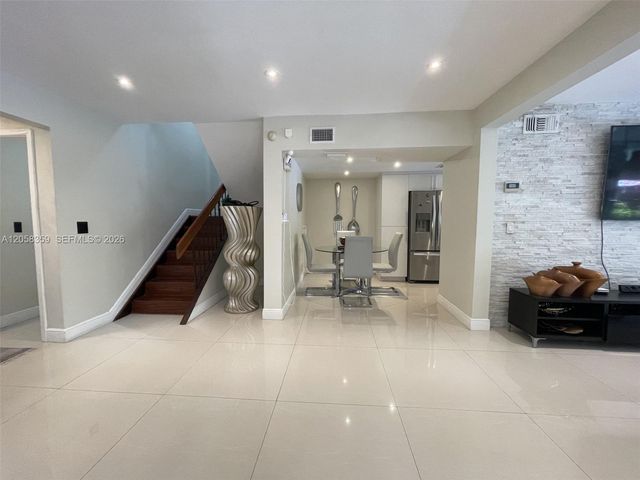 1066 NE 202nd Ln, Miami, FL 33179