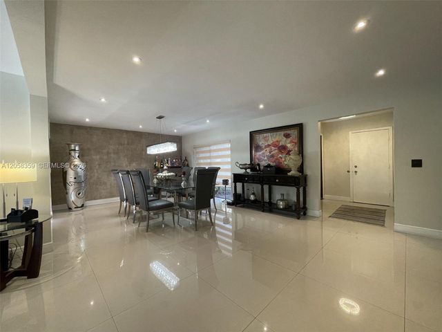 1066 NE 202nd Ln, Miami, FL 33179
