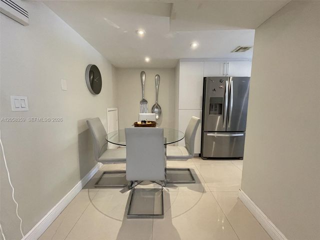 1066 NE 202nd Ln, Miami, FL 33179