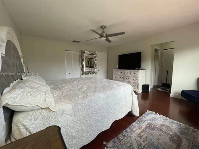 1066 NE 202nd Ln, Miami, FL 33179