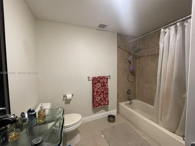 1066 NE 202nd Ln, Miami, FL 33179