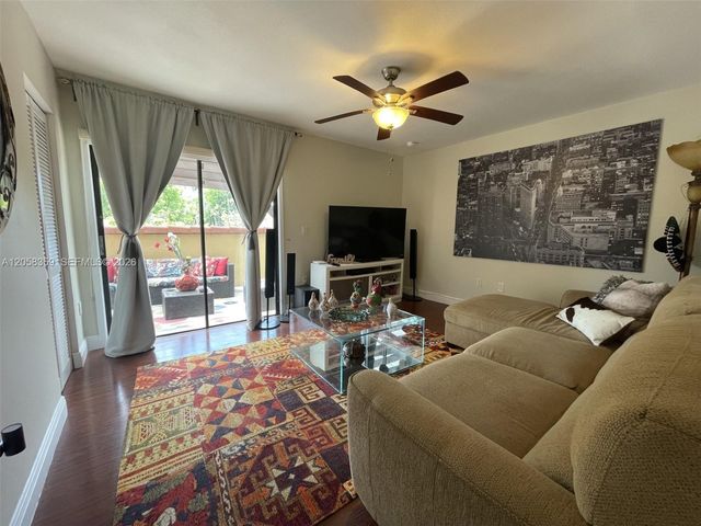 1066 NE 202nd Ln, Miami, FL 33179