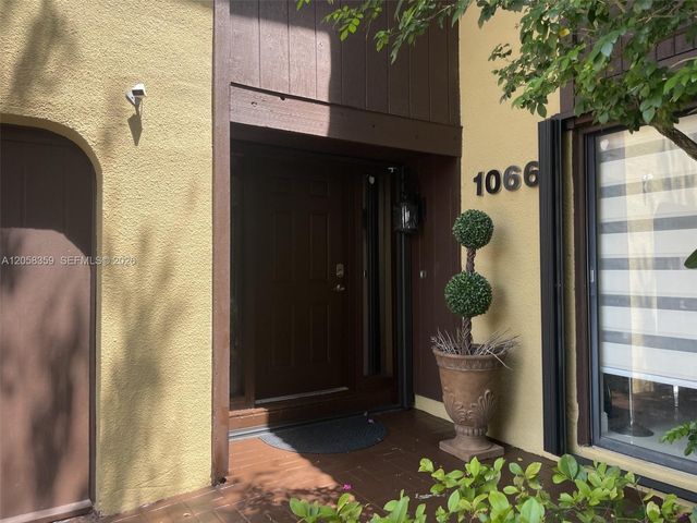 1066 NE 202nd Ln, Miami, FL 33179