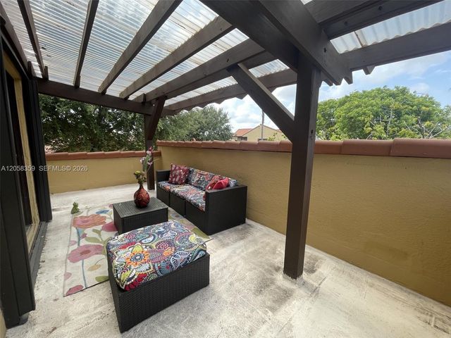1066 NE 202nd Ln, Miami, FL 33179