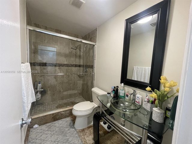 1066 NE 202nd Ln, Miami, FL 33179