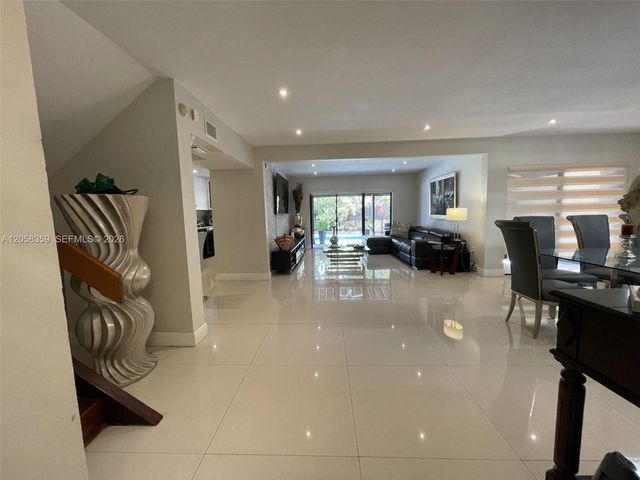 1066 NE 202nd Ln, Miami, FL 33179