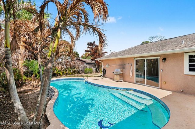 408 Crystal Mist Road NW, Palm Bay, FL 32907