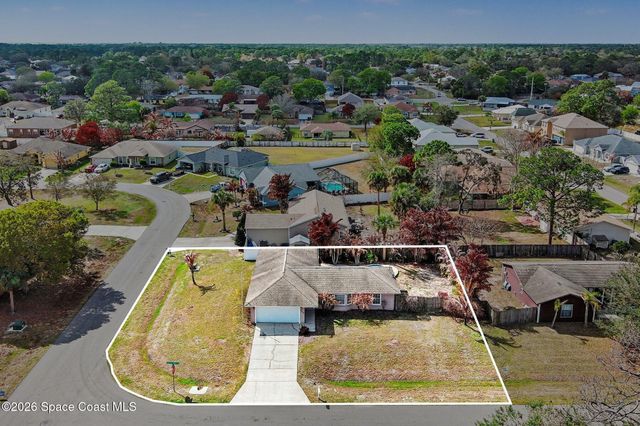 408 Crystal Mist Road NW, Palm Bay, FL 32907