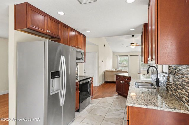 408 Crystal Mist Road NW, Palm Bay, FL 32907