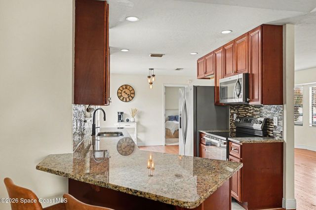 408 Crystal Mist Road NW, Palm Bay, FL 32907