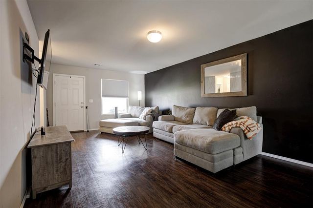 21186 Winding, Harrah, OK 73045
