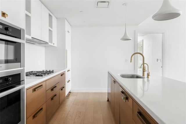 70 Rainey ST 1701, Austin, TX 78701