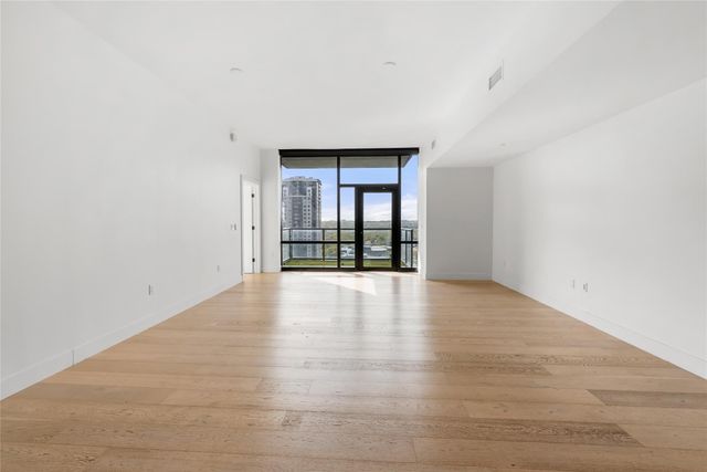 70 Rainey ST 1701, Austin, TX 78701