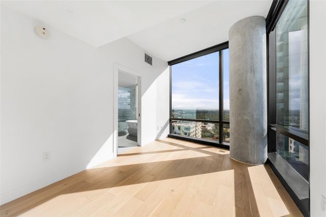 70 Rainey ST 1701, Austin, TX 78701