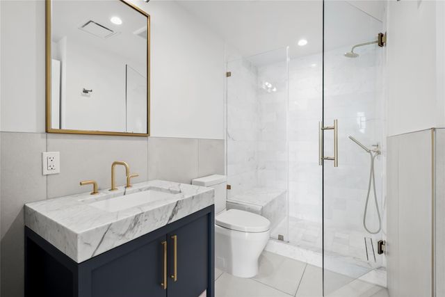 70 Rainey ST 1701, Austin, TX 78701