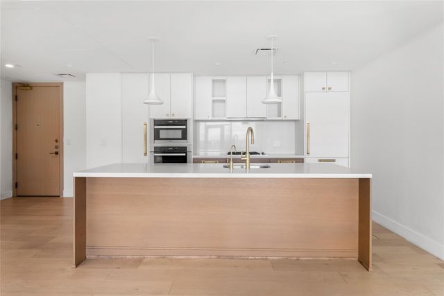 70 Rainey ST 1701, Austin, TX 78701