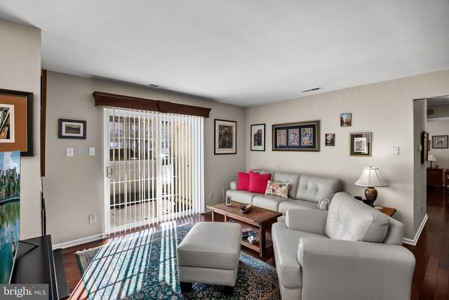 1007-A YARMOUTH LN, Mount Laurel, NJ 08054