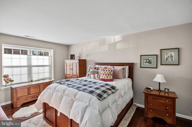 1007-A YARMOUTH LN, Mount Laurel, NJ 08054