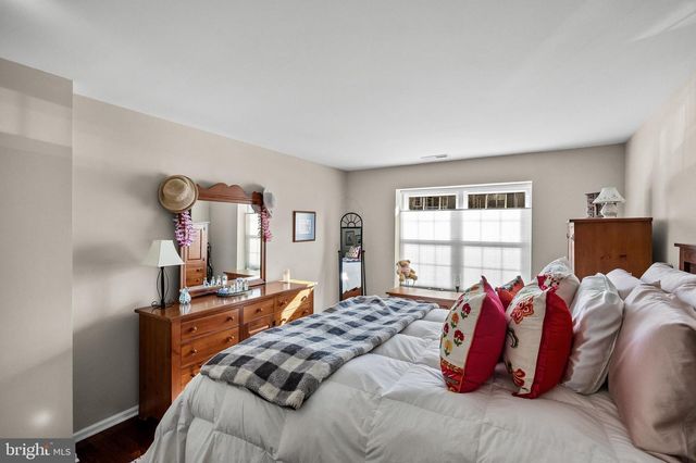 1007-A YARMOUTH LN, Mount Laurel, NJ 08054