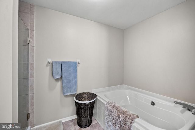 1007-A YARMOUTH LN, Mount Laurel, NJ 08054