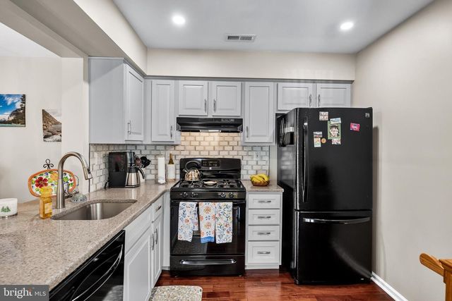 1007-A YARMOUTH LN, Mount Laurel, NJ 08054