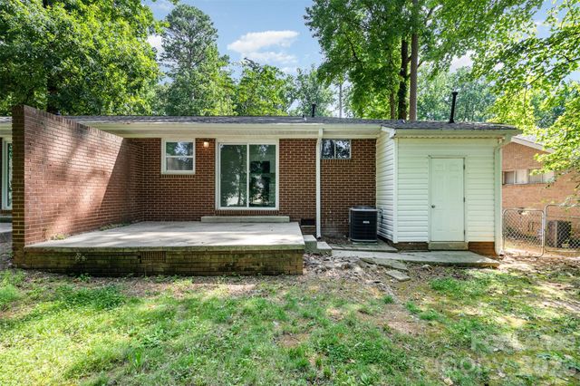 602 Camrose Drive, Charlotte, NC 28215