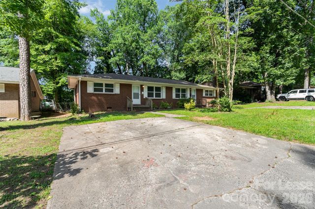 602 Camrose Drive, Charlotte, NC 28215