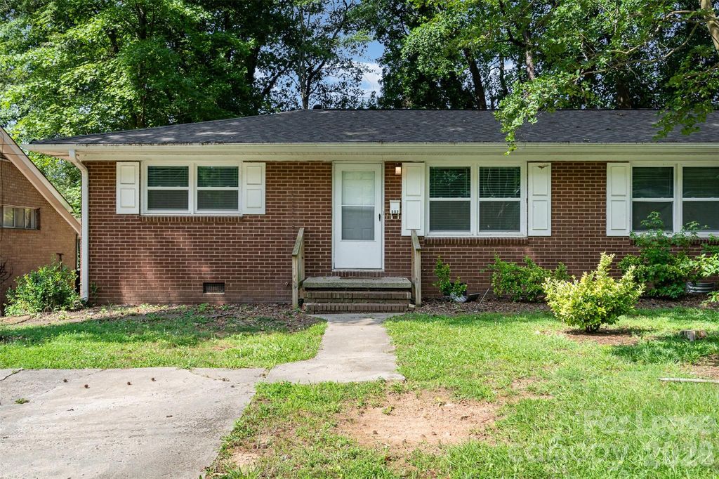 602 Camrose Drive, Charlotte, NC 28215