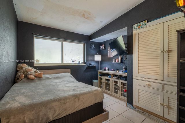 3235 NW 2nd St, Lauderhill, FL 33311