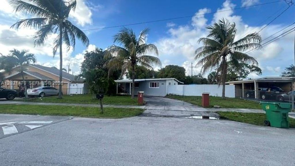 3235 NW 2nd St, Lauderhill, FL 33311