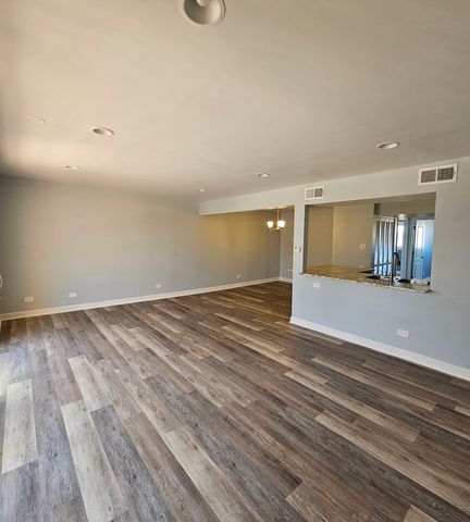 520 N Roberts Drive 2C, Glenwood, IL 60425